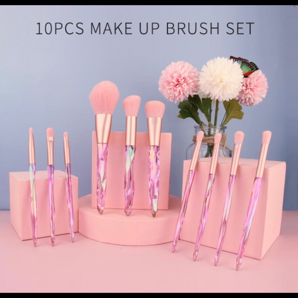 Makeup brushes